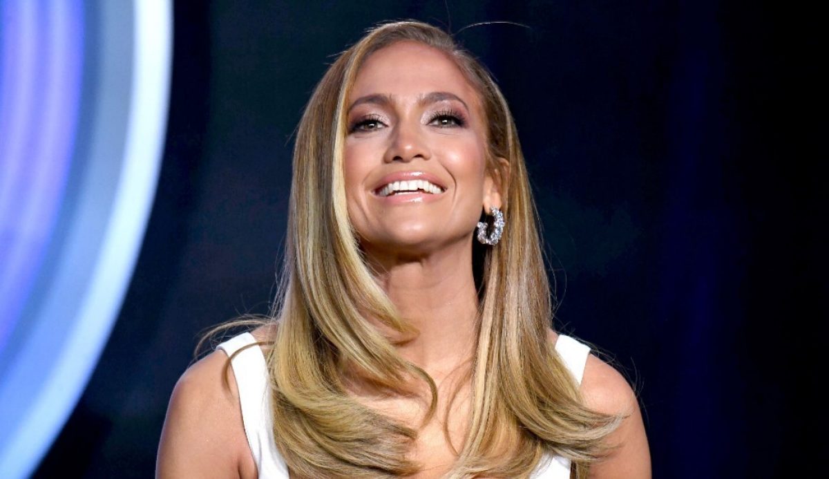 Jennifer Lopez shuts down Instagram troll who claims she ‘definitely ...